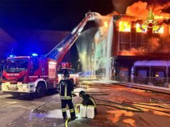 Violento incendio all’Inalca di via Due Canali a Reggio Emilia