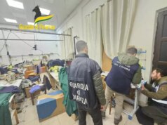 Aziende tessili “apri e chiudi”, chiusa impresa illegale nel Varesotto