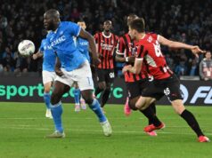 Il Napoli piega il Milan 2-1 e resta a -3 dall’Inter