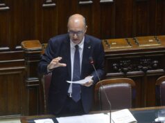Maturità, Valditara firma ordinanza “Passo avanti per scuola seria”