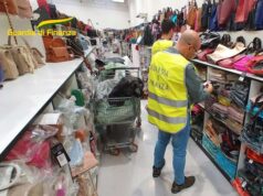 Sequestrati dalla Finanza di Bologna circa 7 mila articoli con marchi contraffatti o non sicuri