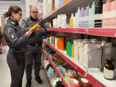 Prodotti nocivi per la salute sequestrati dalla Finanza in un emporio cinese a Parma