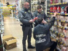 Oltre 1300 prodotti non sicuri sequestrati presso un esercizio commerciale cinese a Fidenza