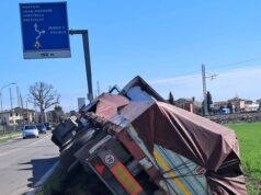 Sp 62 stasera chiusa per rimozione mezzo pesante ribaltatosi in banchina