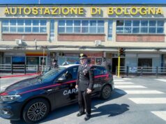 19enne arrestato a Bologna durante i controlli in zona autostazione. Ferito un carabiniere