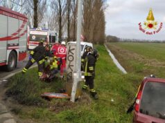 Scontro tra furgoni nelle campagne di Novellara: un morto e un ferito grave
