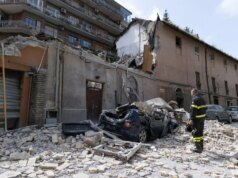 Roma, crolla una palazzina a Monteverde, tratto in salvo un uomo