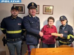 La Polizia Stradale di Altedo restituisce i beni ad un’anziana signora truffata