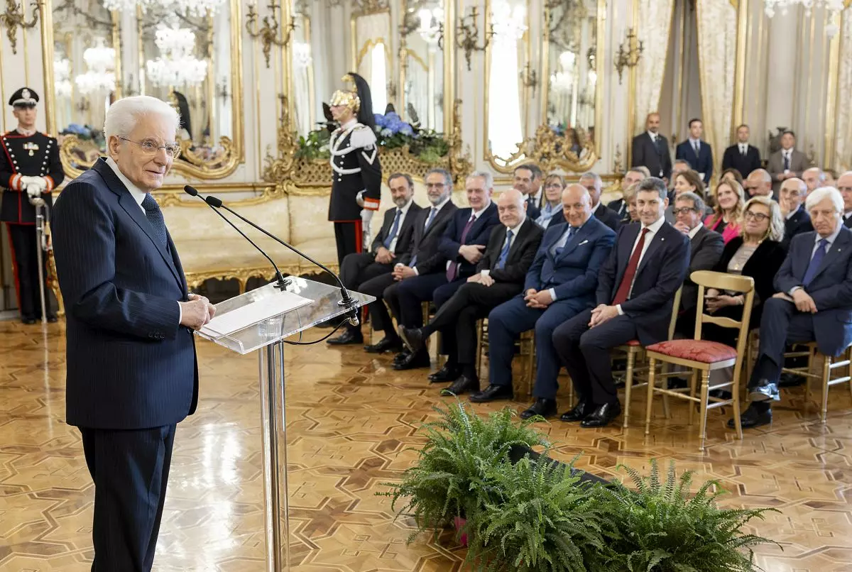 Mattarella “Di fronte a pericoli nuovi polizia dà sicurezza e speranza”