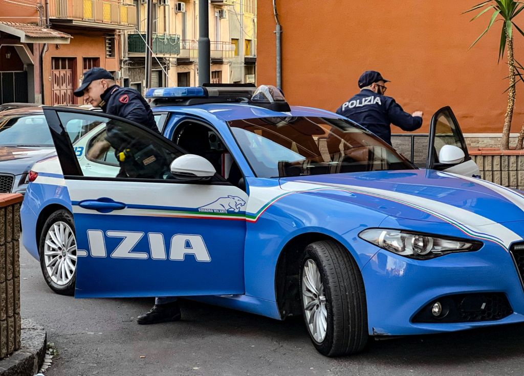 Camorra, arrestati a Napoli 12 esponenti di due clan a Pianura