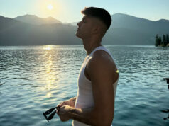 Ale Della Giusta, debutta al Celebrazioni di Bologna con lo spettacolo “tutti gli indizi portano qui.”