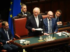 La prima volta di Re Carlo in Parlamento, cita Dante e ricorda Falcone