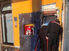 Reggiolo: fanno esplodere bancomat, ingenti danni