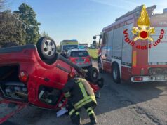 Si cappotta con l’auto: un ferito a Pieve di Cento