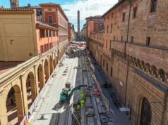 Tram Bologna, il 14 aprile via Ugo Bassi riapre ai pedoni, dal 23 tornano anche i bus