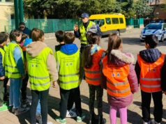 Vigile amico, la Polizia Locale in classe per parlare di sicurezza stradale