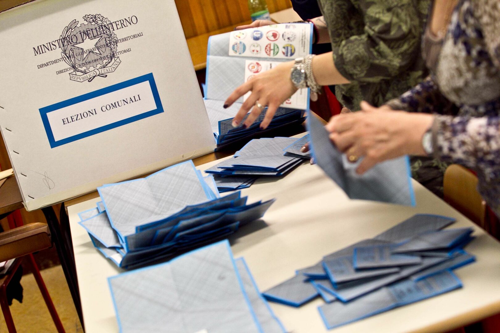 Genova e Ravenna al centrosinistra, ballottaggi a Taranto e Matera. Schlein esulta: “Uniti si vince”