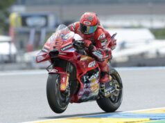 Marc Marquez vince anche la sprint di Le Mans, caduta per Bagnaia