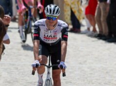 Ayuso vince in salita a Tagliacozzo, Roglic in maglia rosa