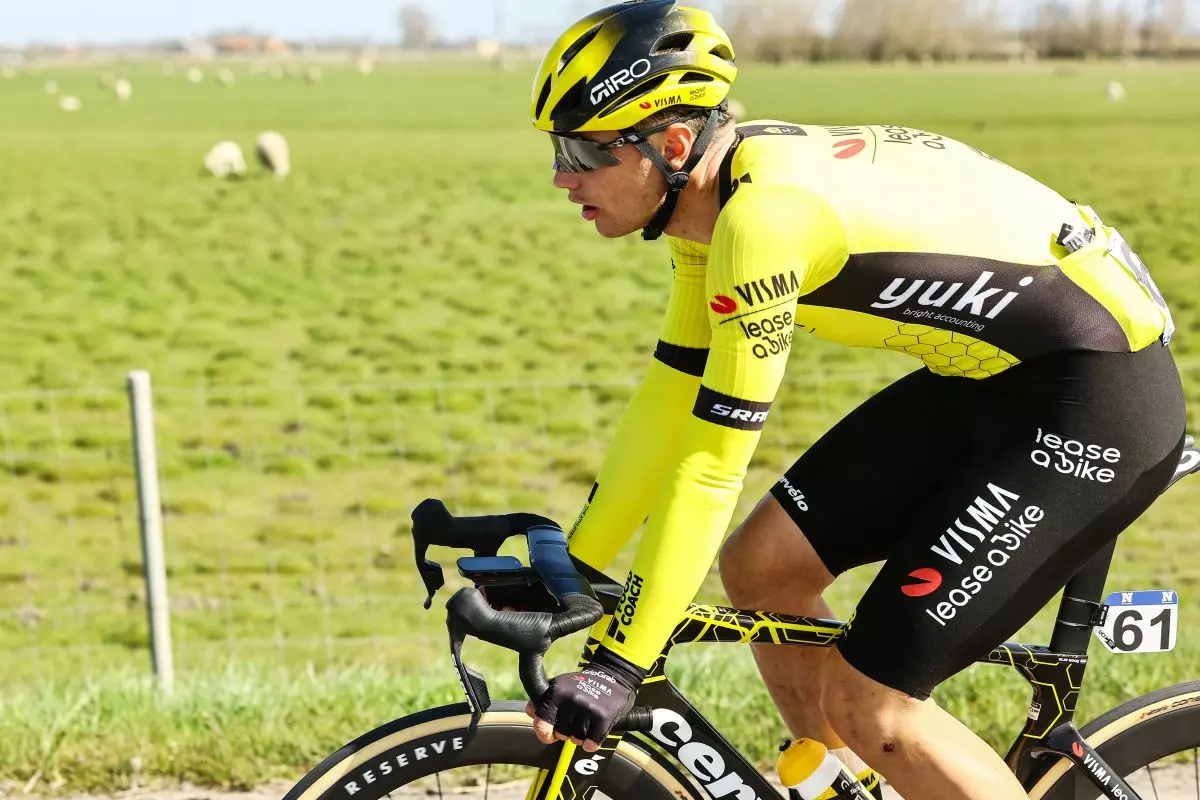 Volata vincente di Kooij a Viadana, Del Toro resta in rosa