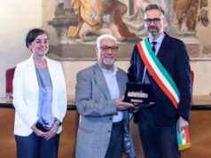 Il sindaco Matteo Lepore ha consegnato la Turrita d’Argento ai volontari di ‘Fare Impresa in Dozza’