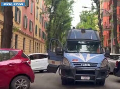Arresti e controlli a tappeto in Zona Bolognina. Ferito un Ispettore della Polizia di Stato