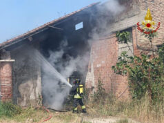 Incendio di un basso servizio stamane a Luzzara