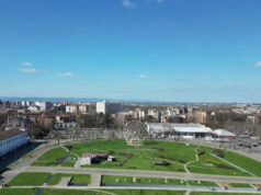 Pausa per la ruota panoramica al Novi Sad di Modena