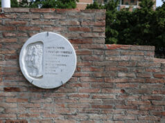 Modena, una corona in memoria di Ciro Menotti e Vincenzo Borelli