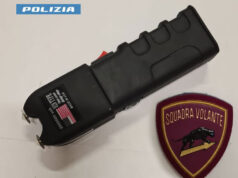 Denunciato dalla Polizia di Stato di Bologna un diciassettenne in possesso di un taser-storditore
