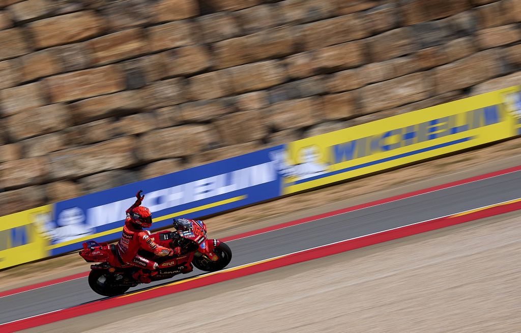 Marc Marquez domina il Gp di Aragon, terzo Bagnaia