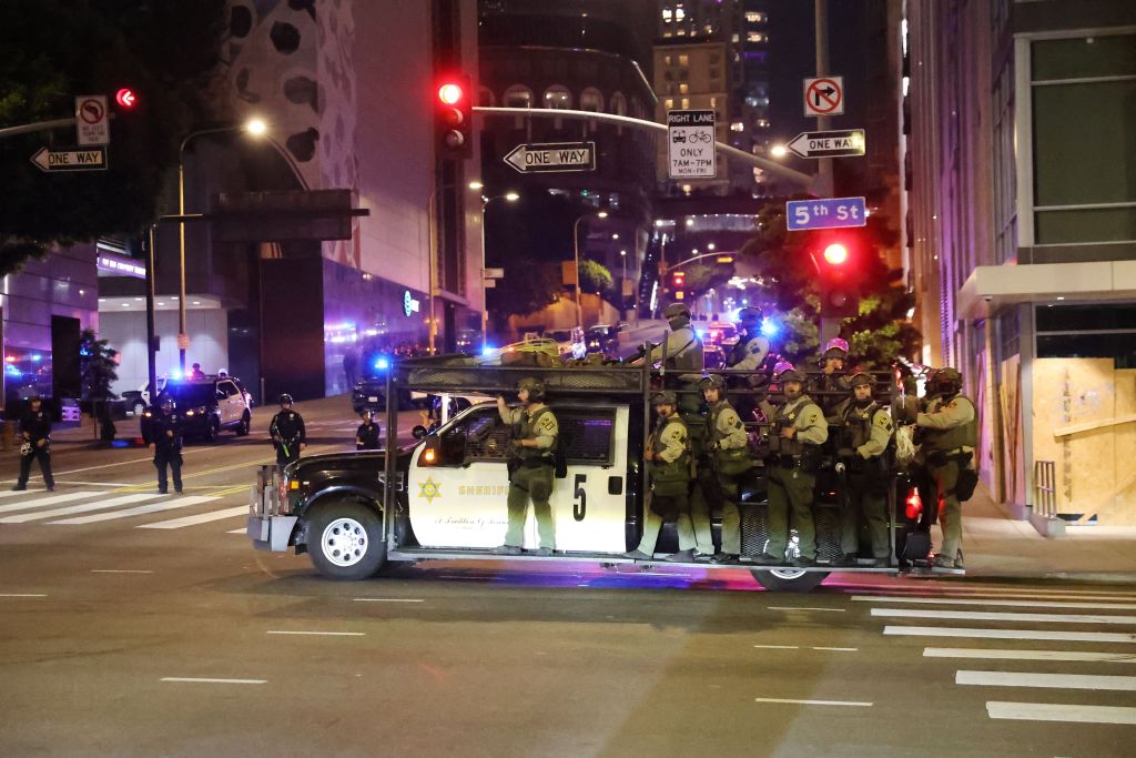 Los Angeles, proteste e arresti di massa. Trump “Manifestanti animali”