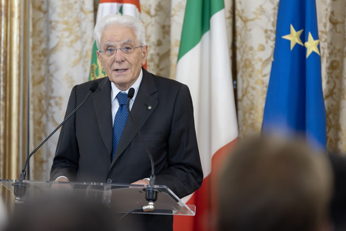 Carceri, Mattarella “Insostenibile il sovraffollamento, un’emergenza i suicidi”