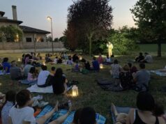 Al parco, di sera: tra giugno e agosto a Formigine, favole per bambini all’aperto