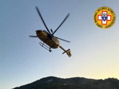 Si infortuna nel fiume Enza, soccorso dal Saer