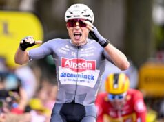 Philipsen vince la prima tappa del Tour, Ganna ritirato