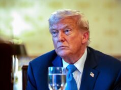 Trump “Per il Canada dazi al 35% dall’1 agosto”