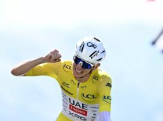 Pogacar vince la cronoscalata e consolida la maglia gialla al Tour