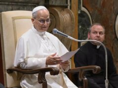 Papa “E’ sempre più necessario promuovere la nonviolenza”