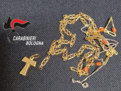 Rapinata di giorno a Bologna davanti ad una lavanderia. Arrestato il presunto responsabile