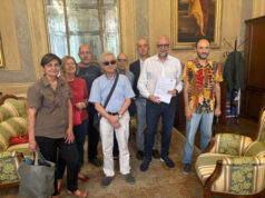 Consegnate al sindaco di Modena 400 firme per l’intitolazione di un luogo della città ai “bambini e alle bambine di Gaza”