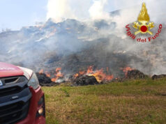 Reggio Emilia, rotoballe a fuoco presso un’azienda agricola di Ghiardello