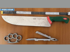 Bologna: spaccio tra banchina e binari con i treni in corsa