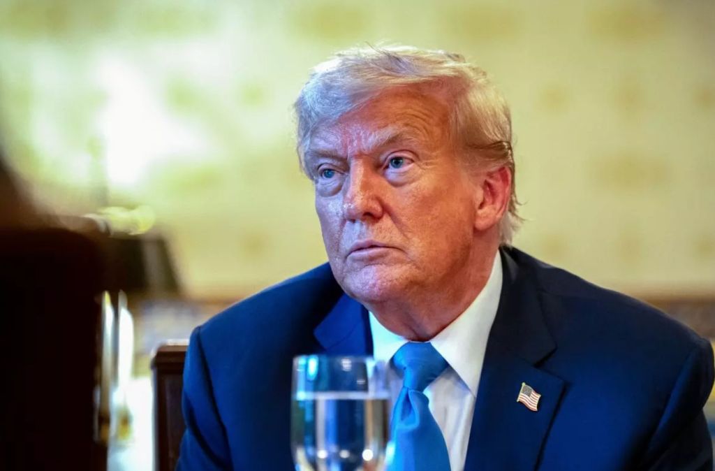 Trump schiera due sottomarini nucleari dopo “provocazioni” Medvedev