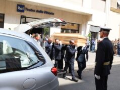 Baudo, chiusa la camera ardente al Teatro delle Vittorie