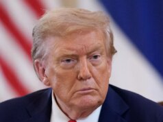 Trump “Preferirei non essere presente a incontro Putin-Zelensky”