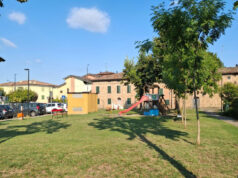 Salvaterra, alcuni consiglieri di frazione e i cittadini residenti si stanno prendendo cura del Parchetto XXV Aprile