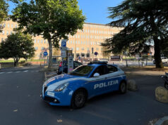 Estorsione nei pressi del parcheggio dell’Arcispedale reggiano: 20enne arrestato dalla Polizia di Stato
