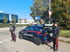 Tentano di investire i Carabinieri dopo una fuga ad alta velocità, arrestati nel reggiano