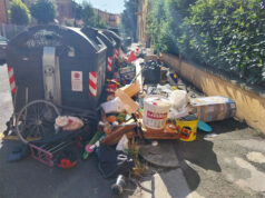 Abbandono illecito di rifiuti in via Piana a Bologna, la Polizia Locale della Città metropolitana denuncia uno svuota-cantine